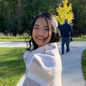 Meet your Posher, Esther